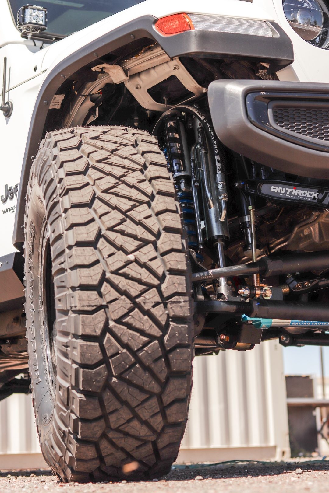 Undercarriage detail of the JLU steering and sway bar setup